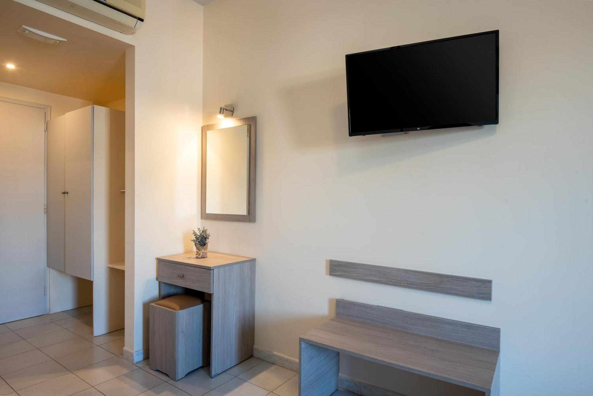 Ilyssion Holidays Hotel إياليسوس الغرفة الصورة